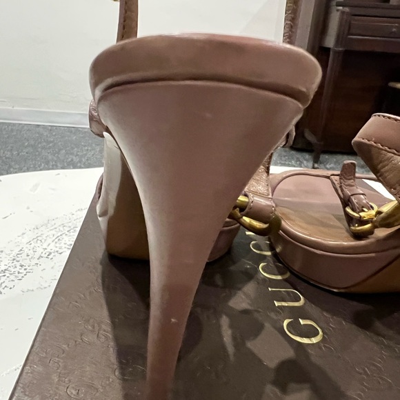 Gucci Women's Blush Heels - Picture 2 of 7